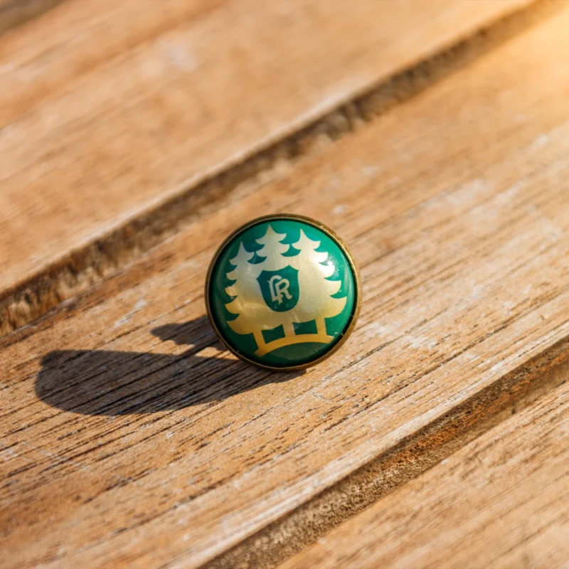Der neue Kronkorken-Pin der Hohenthanner Schlossbrauerei